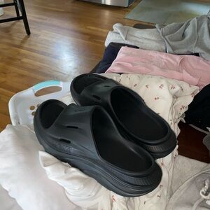 Hoka Ora Recovery Slide 3